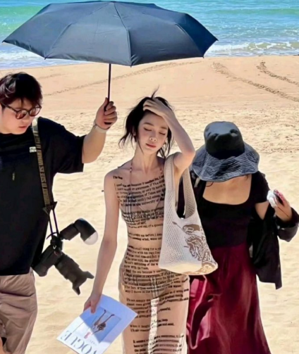 不愧是能打败白月光成为胡彦斌女朋友的女人。这身材好的太让人赏心悦目了，这不得把胡