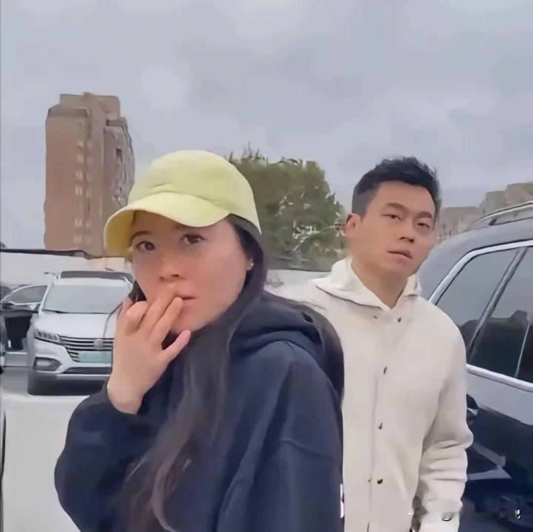 许某鹜不愧是大律师，带小三去孕检，被带着妈妈去医院检查的原配当场撞见，不仅脸不红