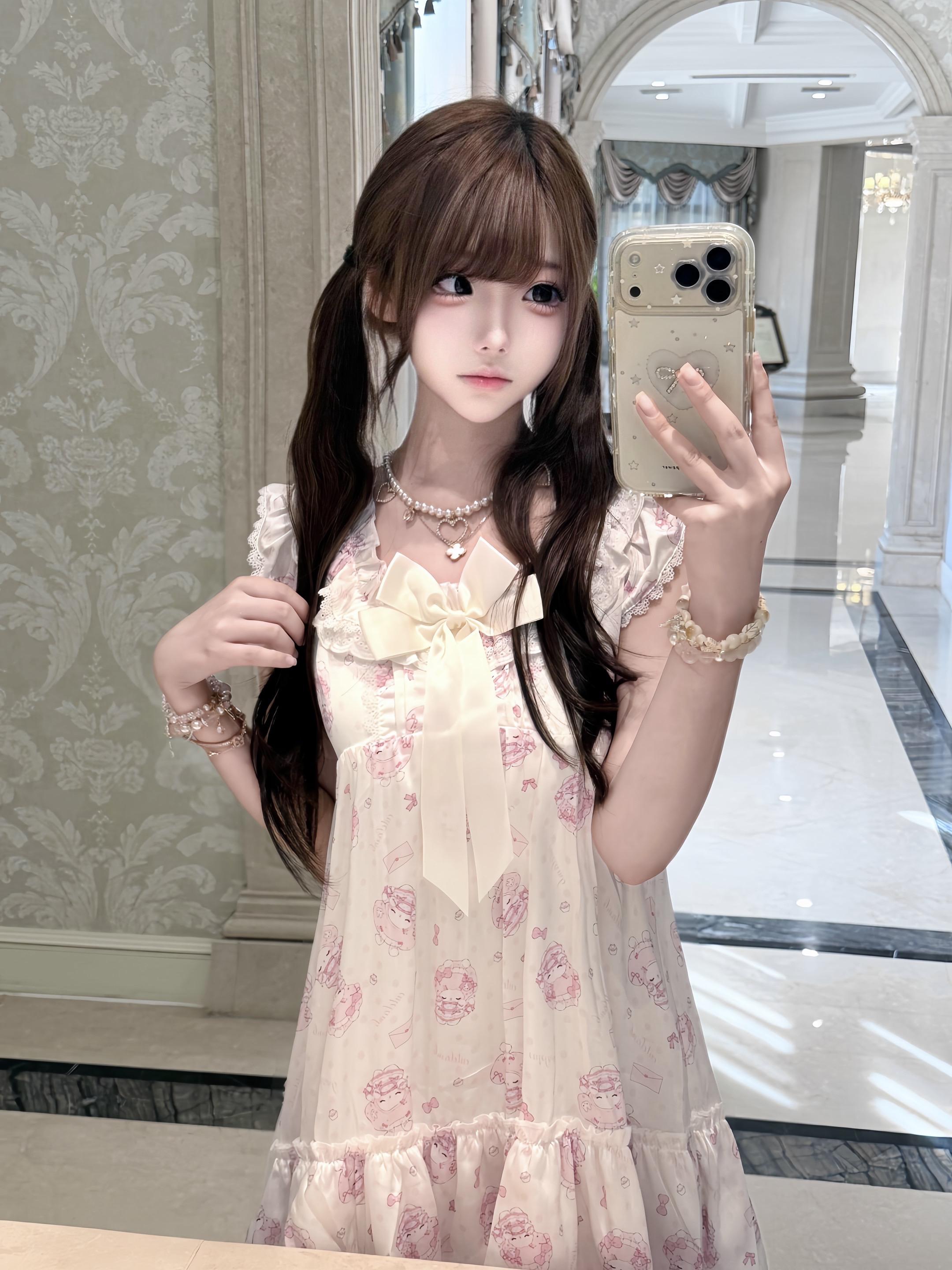 这个睡裙萌得我…今天不吃火鸡面了♡(˶⁃ ω ⁃˶)