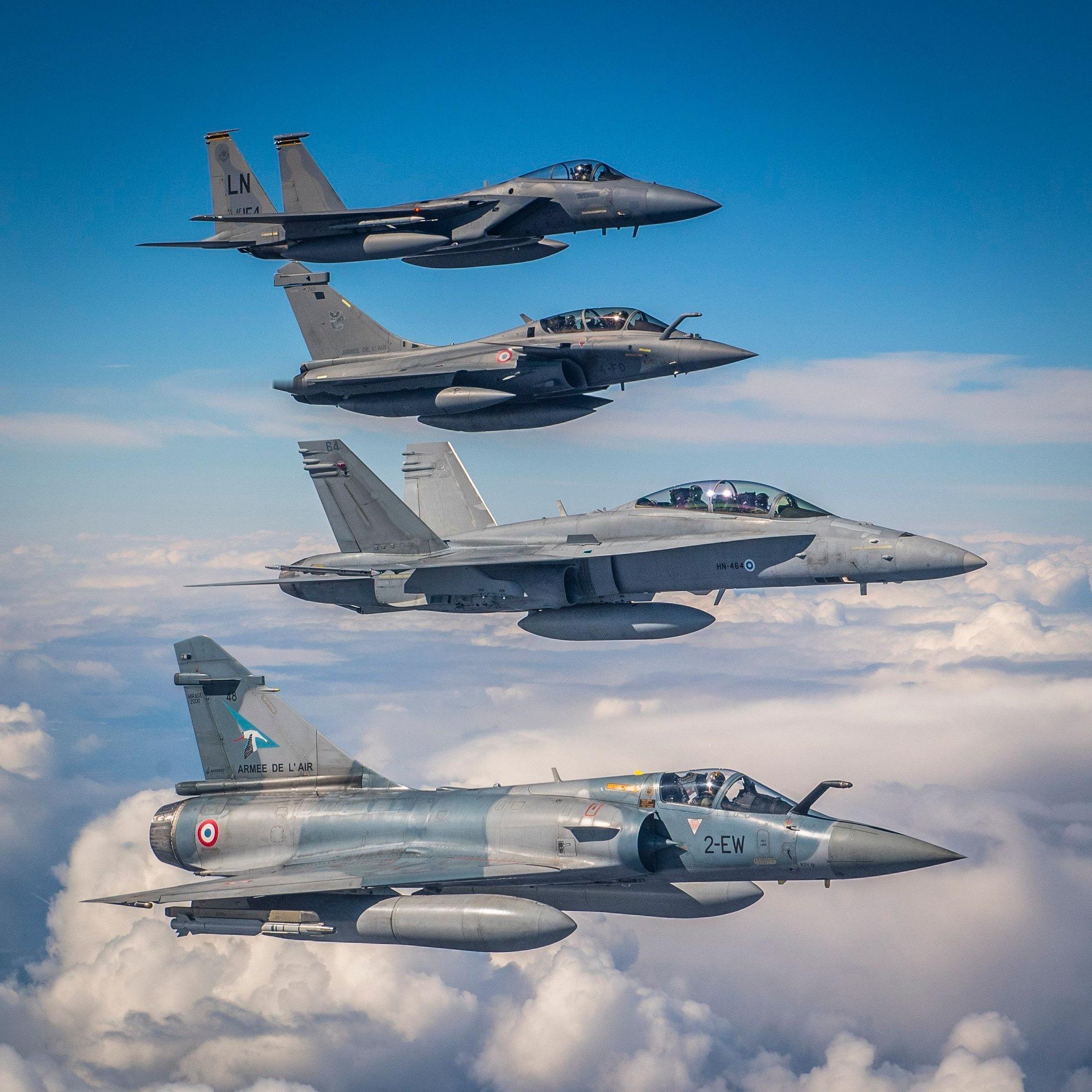 分享圖片：法國達索“幻影”2000C/-5/-9戰鬥機