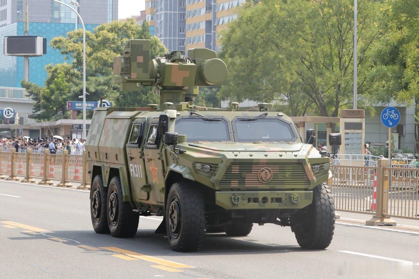 东风猛士6×6底盘车载高能激光防空武器（FK311）这是国产机动式高能激光反无人机武器系统，搭载在东