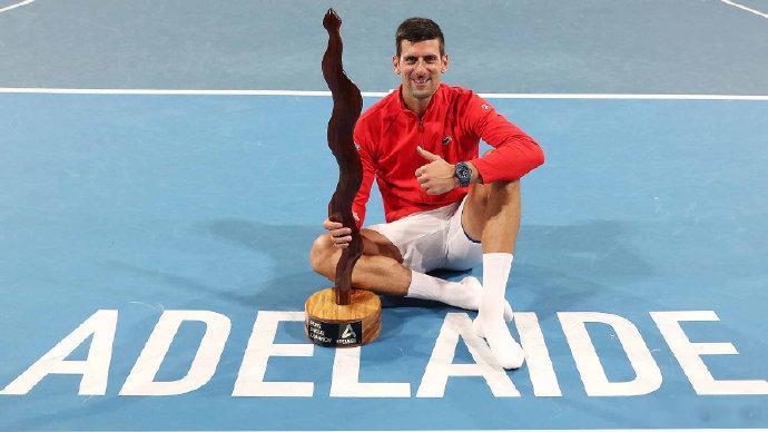 天王德约科维奇因身体状况退出阿德莱德站比赛，将空降澳网他在社交媒体上写道：“很遗