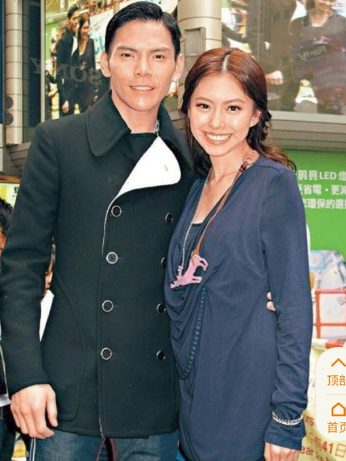 向佐对黄婉佩一见钟情，向佐为了追黄婉佩还让他爸爸投资了一部妃子笑，捧他当女主角，