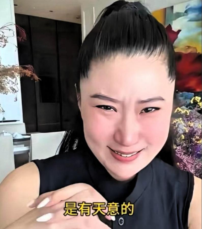 一套上海静安区的带花园复式洋房，再加上一保险箱的金条——41岁的Coco，真的像