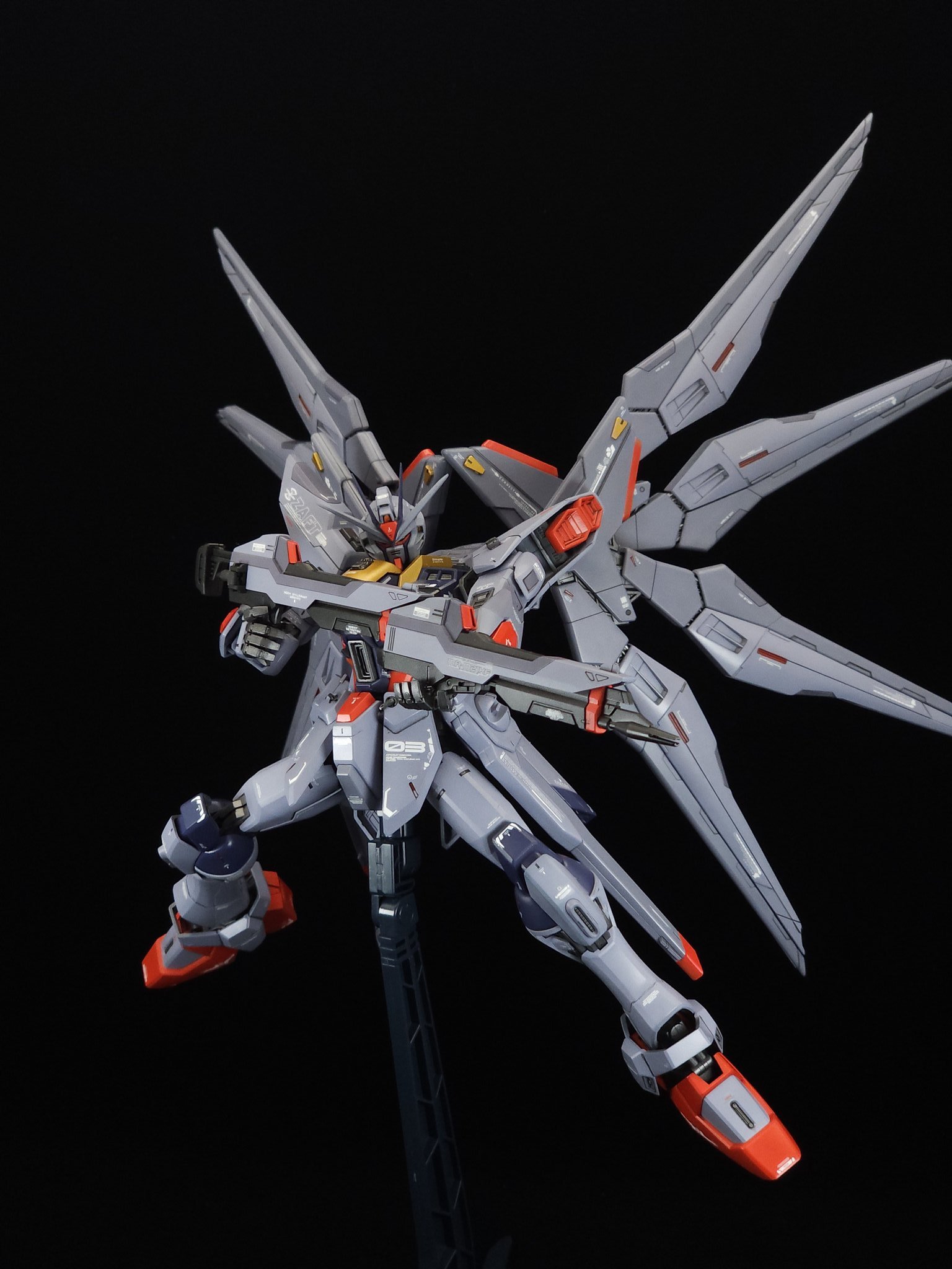 MG拉·乌·克鲁泽专用强袭自由高达（byル・クルーゼ）高达模型高达模型