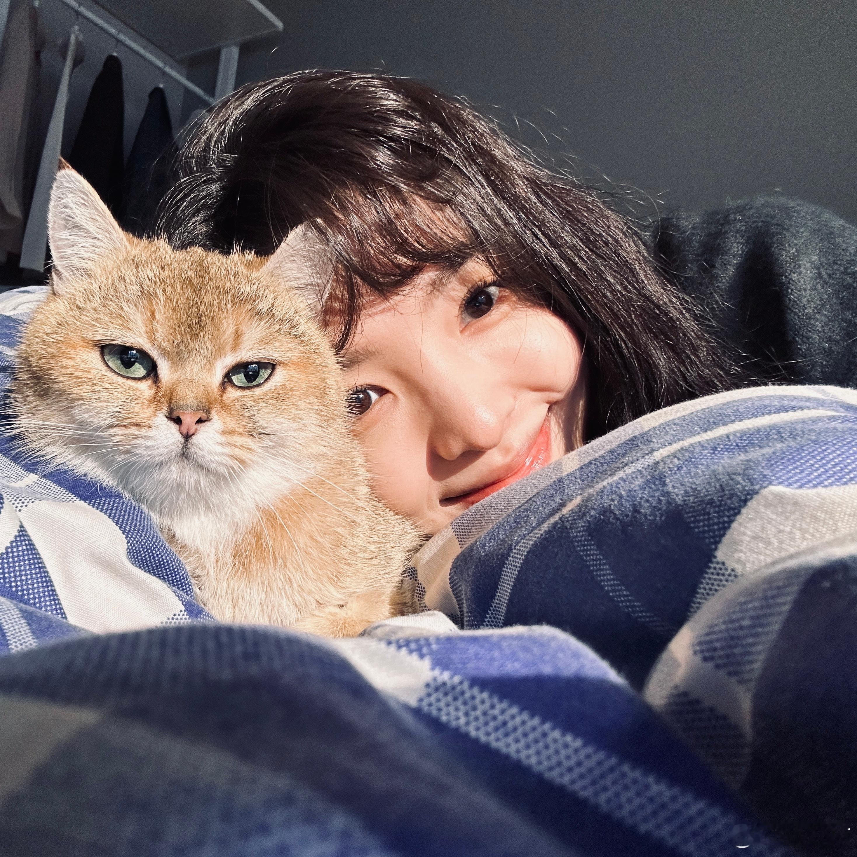 白宇章若楠杀青章若楠在复制粘贴的时代，你是手写的诗[玫瑰]​​​