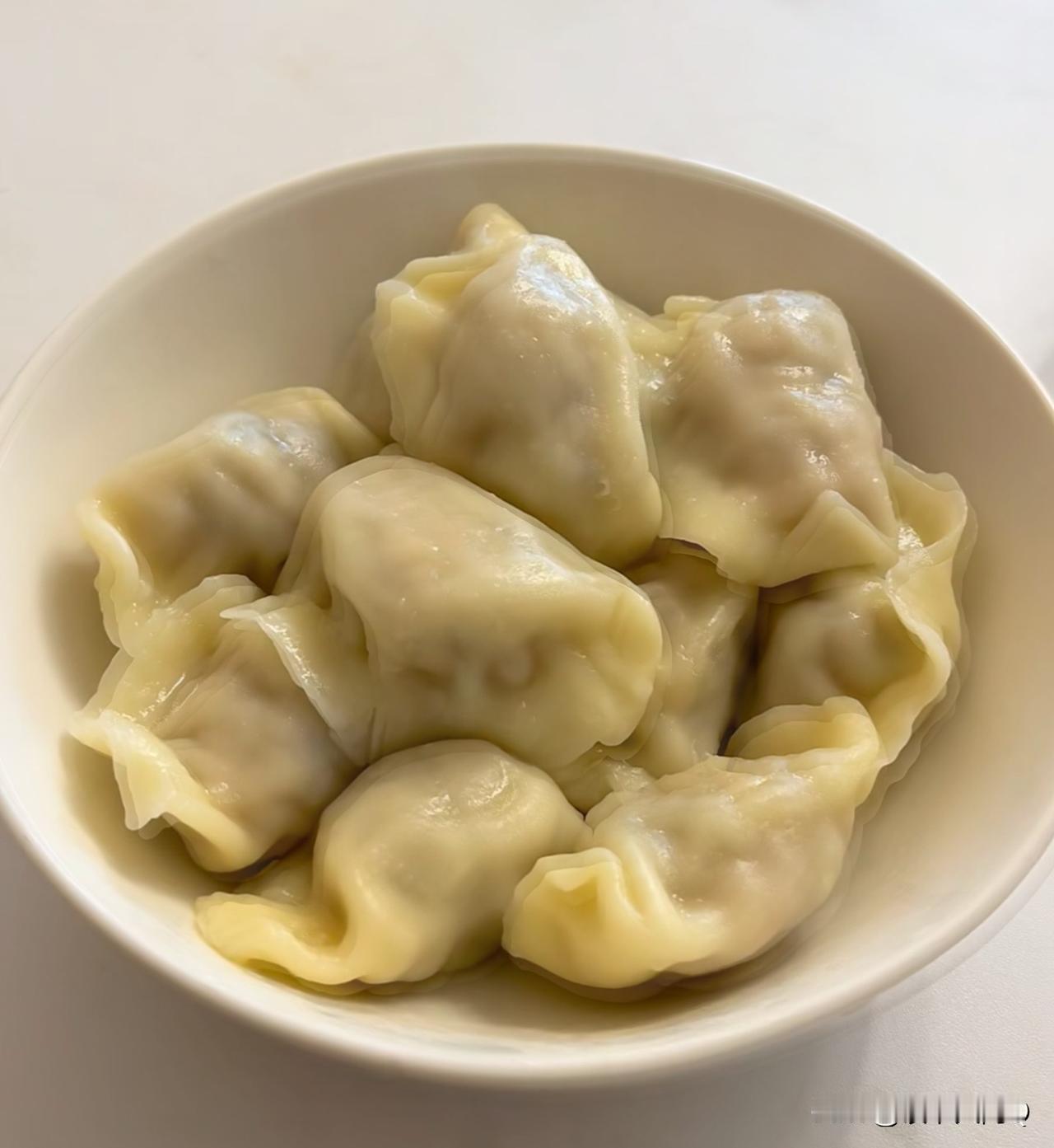 很多人对立冬吃饺子是不是有执念啊！[捂脸哭]今天遇到好几个问吃饺子了吗？我对这