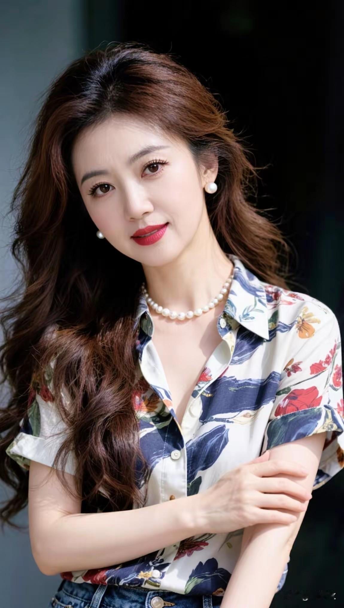 但愿人长久，千里共婵娟。海上生明月，天涯共此时。人有悲欢离合，月有阴晴圆缺。此事