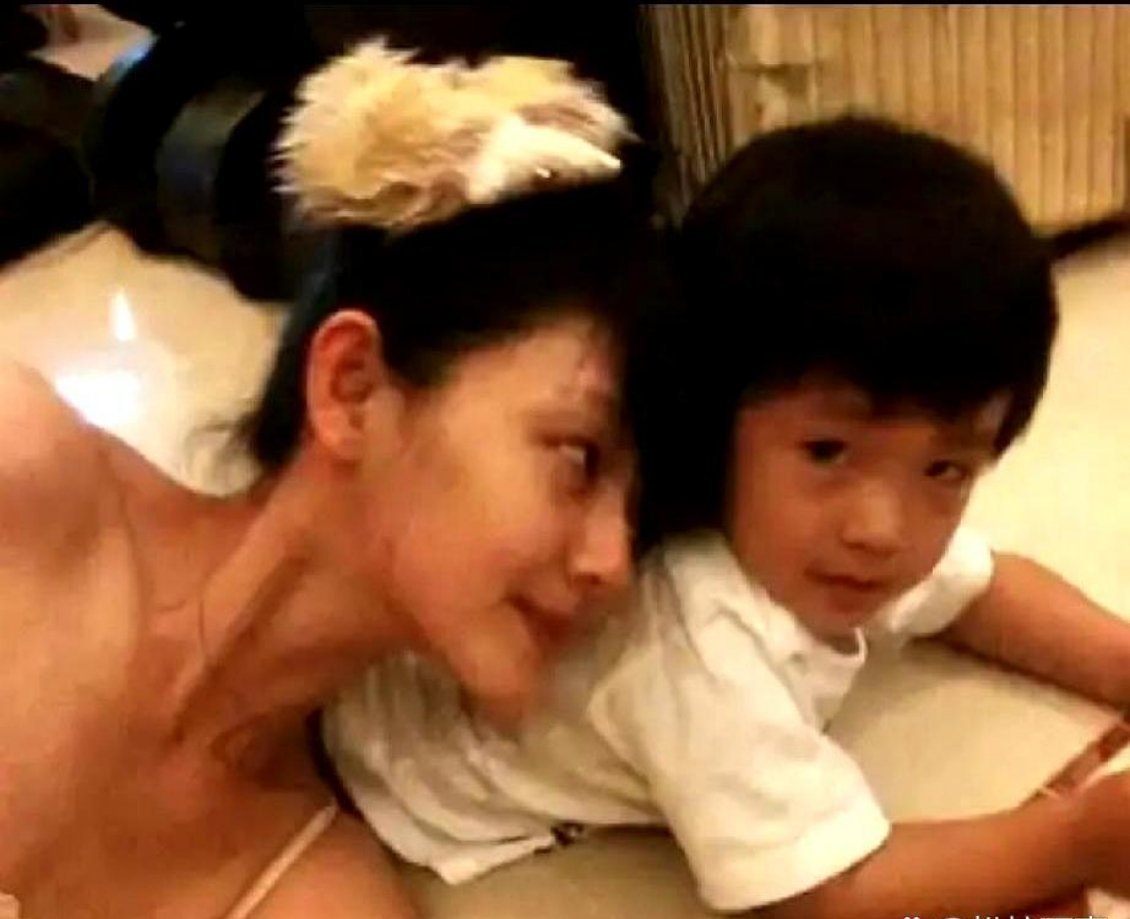 汪小菲给儿子取名，暴露了顶级商人的冷酷算计。他给女儿叫“希玥”，是捧在手心的神珠