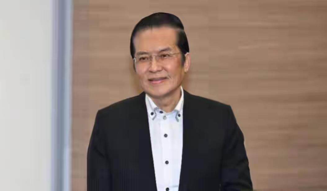 国民党前秘书长张荣恭对两岸问题做了透彻分析：如果我们表面上和大陆谈和平，心里想的