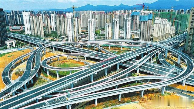 不同角度欣赏赣州快速路高架路风景