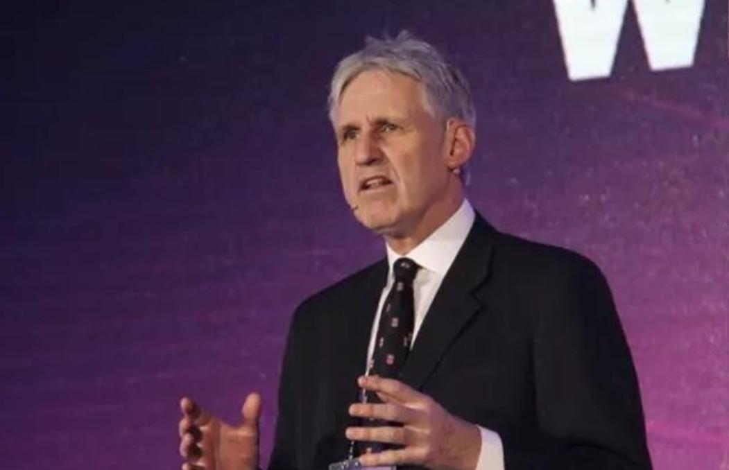 这位美国教授说了句大实话：为什么大家宁愿得罪中国，也不敢惹美国？这两天有位美国教