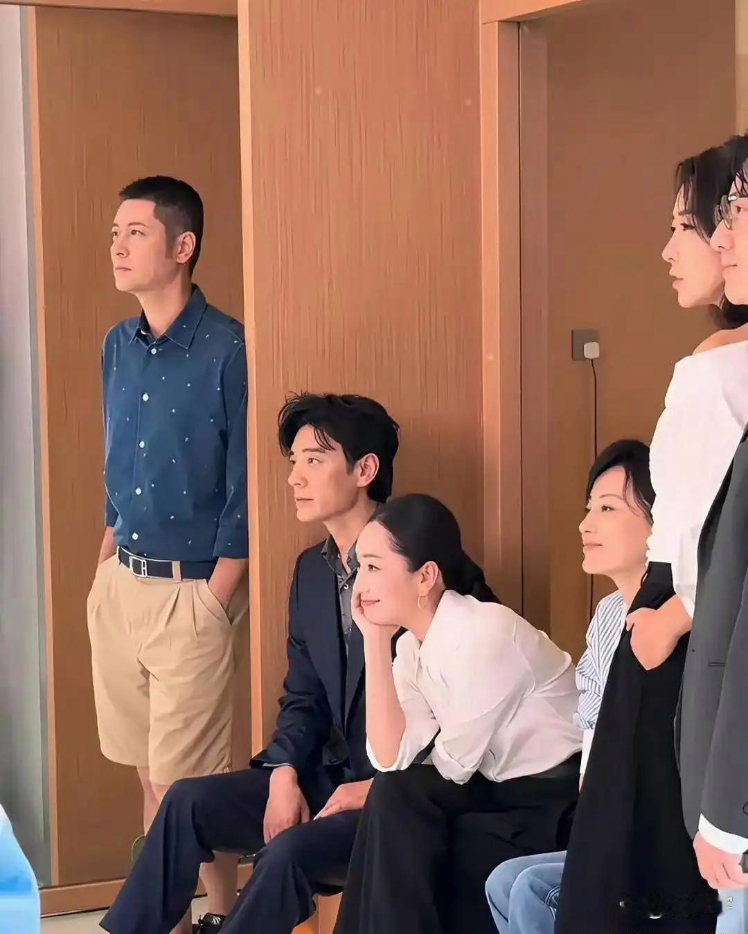 李光洁本人老帅了，但电视上看着就一般，他就是不上镜。