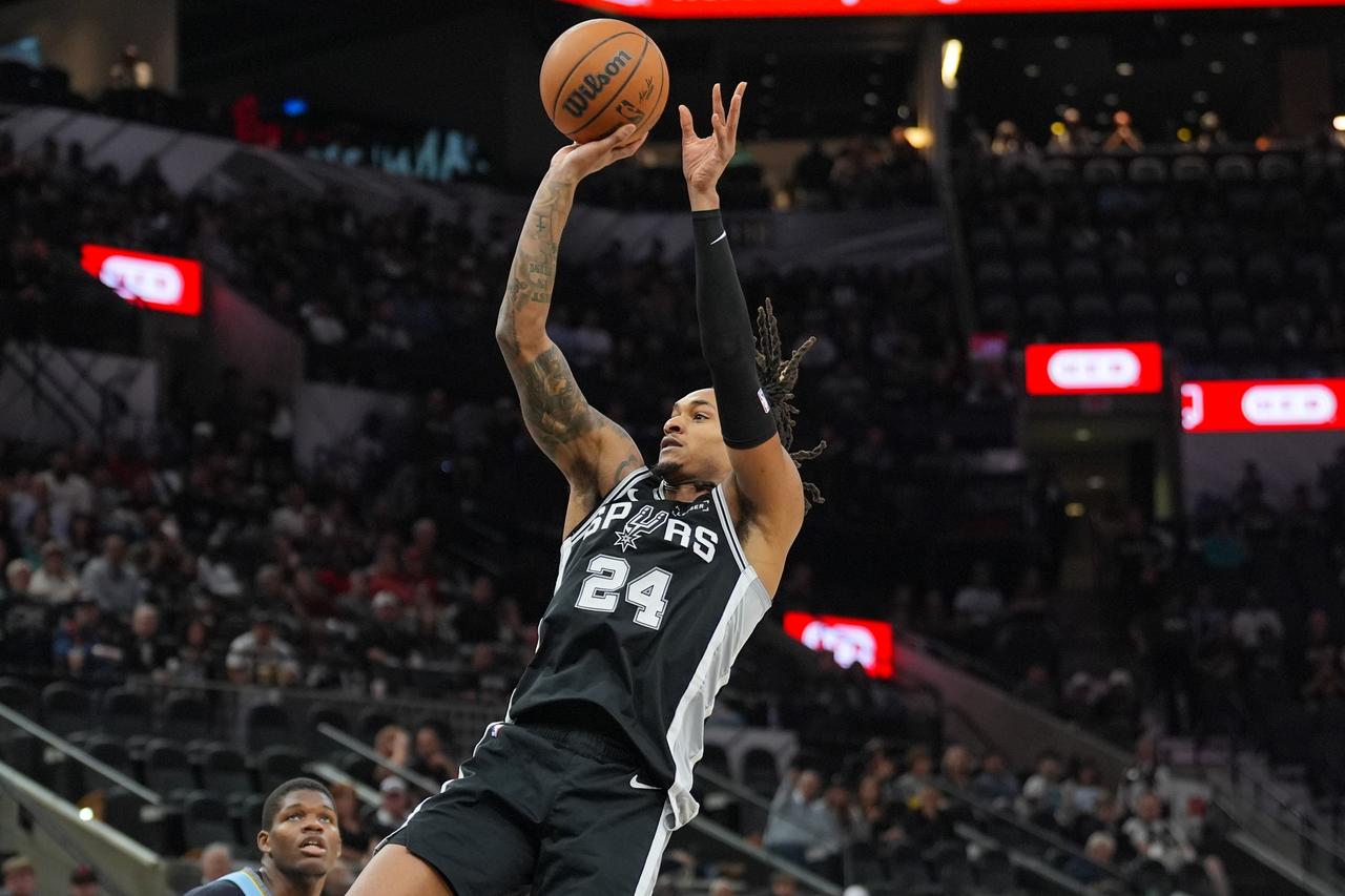 神奇！掘金不敌马刺，无缘NBA杯8强！这场比赛之前，双方都是2胜1负，最后正