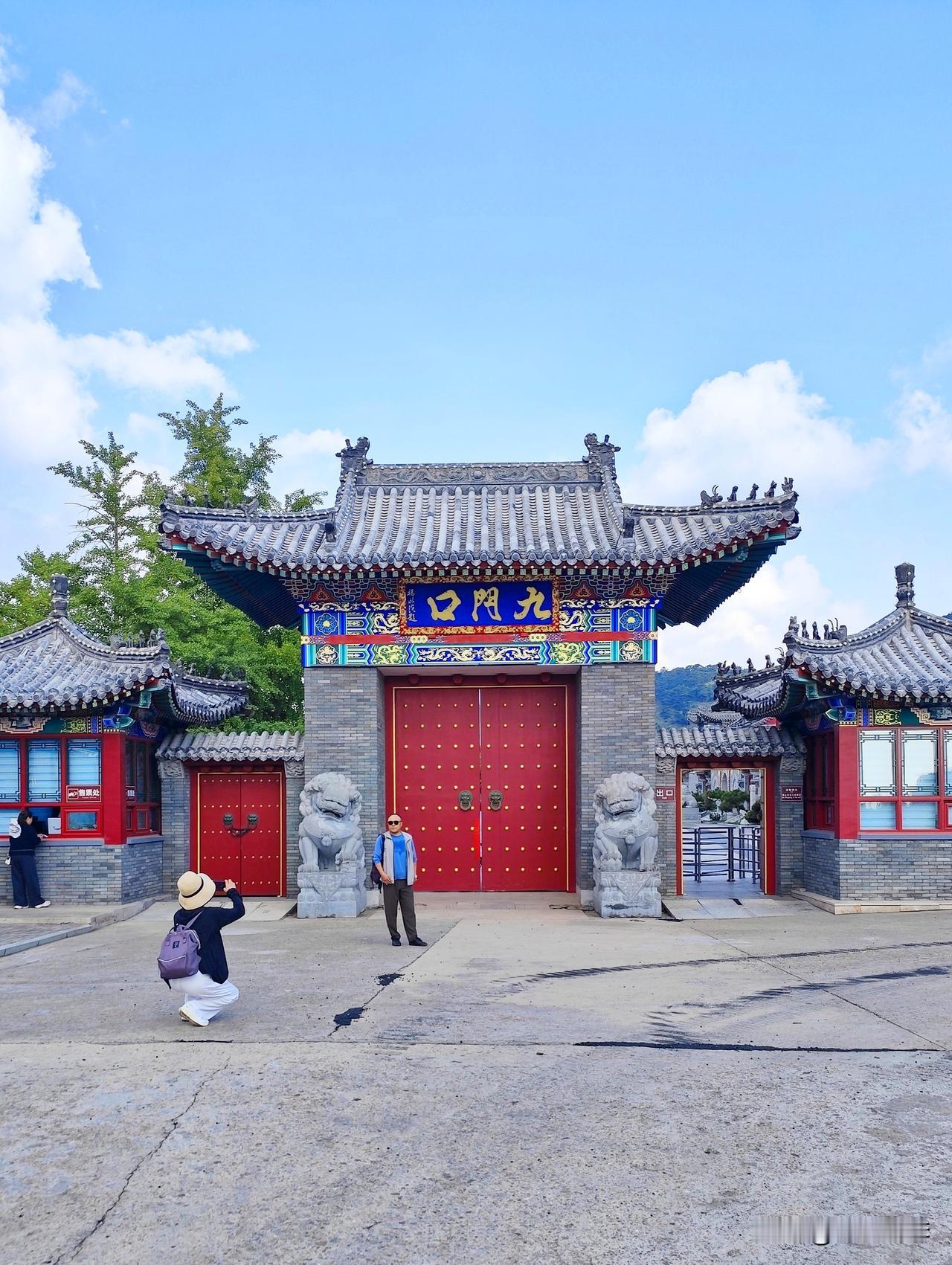 九门口长城，又称一片石长城，是万里长城唯一跨水而建的奇观。此长城，位于辽宁省葫芦