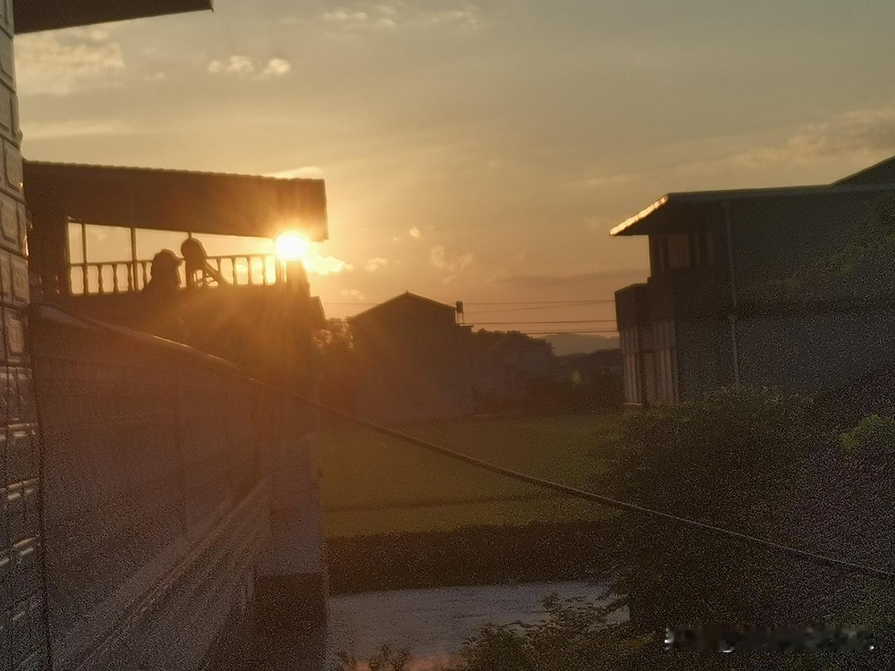 婆婆说话太扎心，儿媳想离婚了。2025年9月14日晚，朋友来找我诉苦。起初