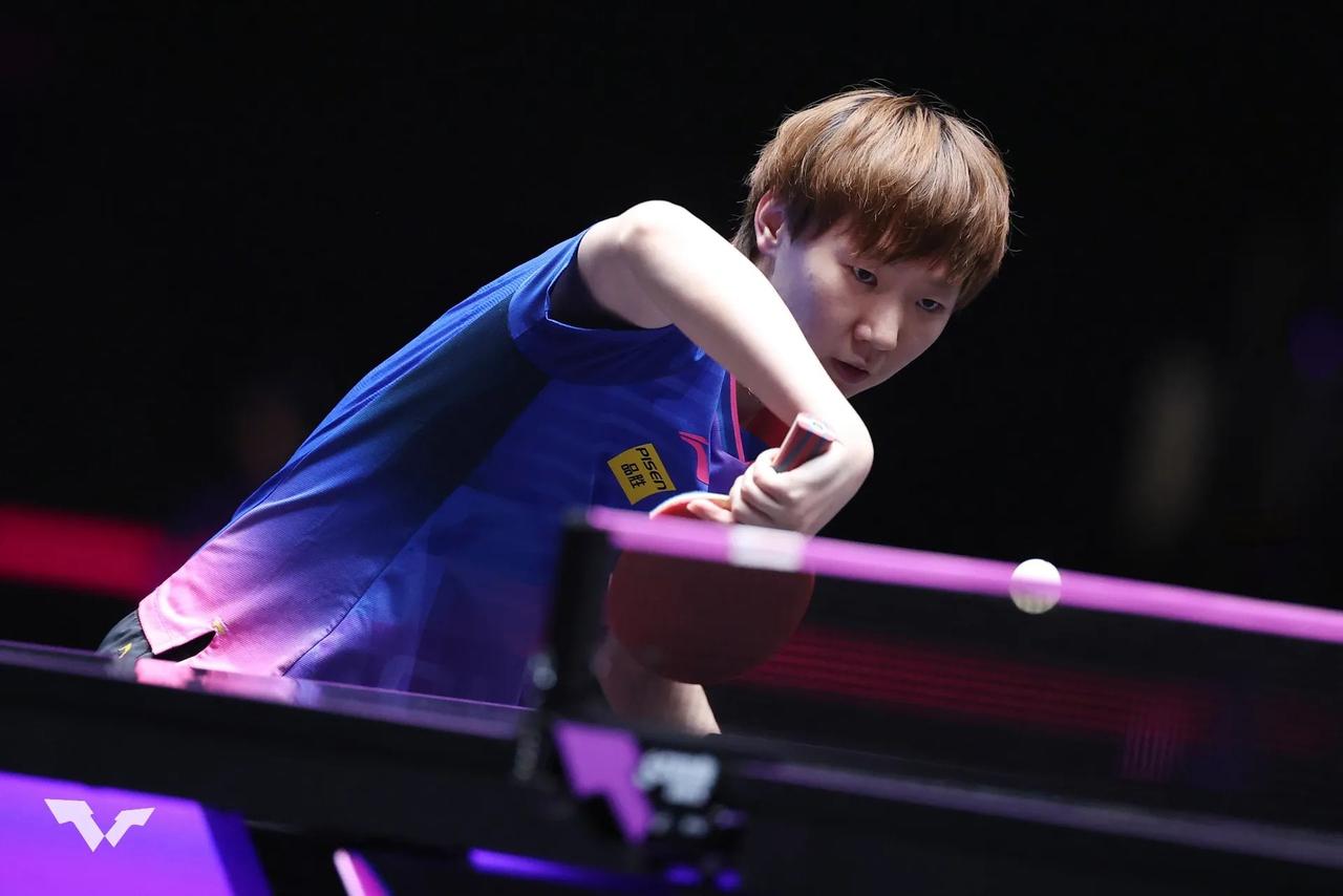 北京时间12月12日下午，刚刚结束了一场2025WTT香港总决赛女单1/4决赛，