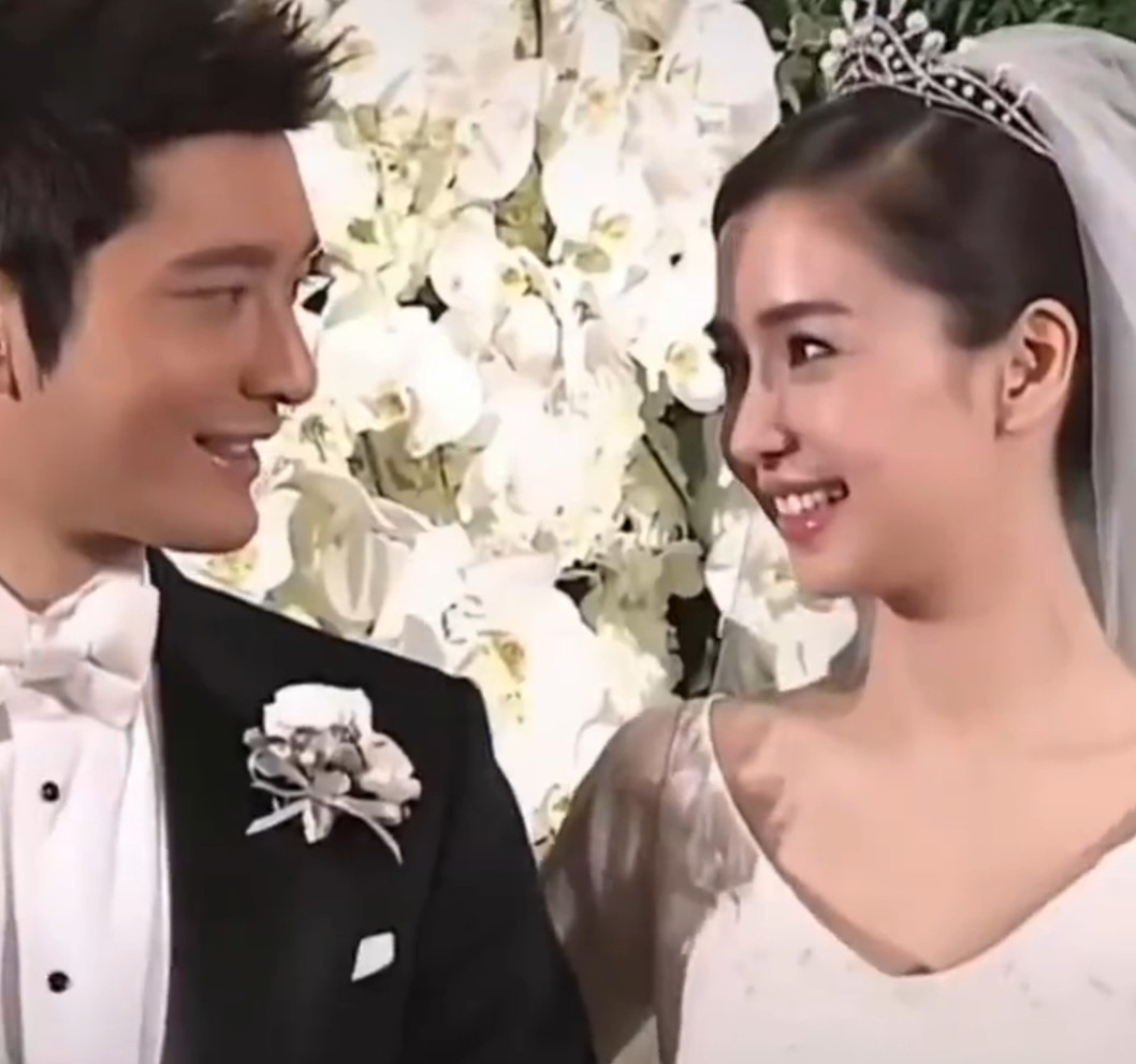 离了婚，反而更像一家人了。你看黄晓明和杨颖。冬至一起回青岛老家，黄妈妈张罗着