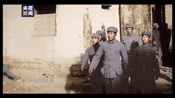 和几个朋友闲聊，聊到毛爷爷为什么能最后建立新中国。有朋友表示，是蒋介石太无能了。