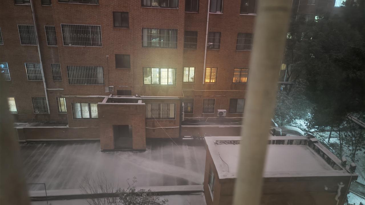 当2025的最后一缕阳光隐去，河南的雪踩着钟声赴约而来！全省自西向东铺展银白，中