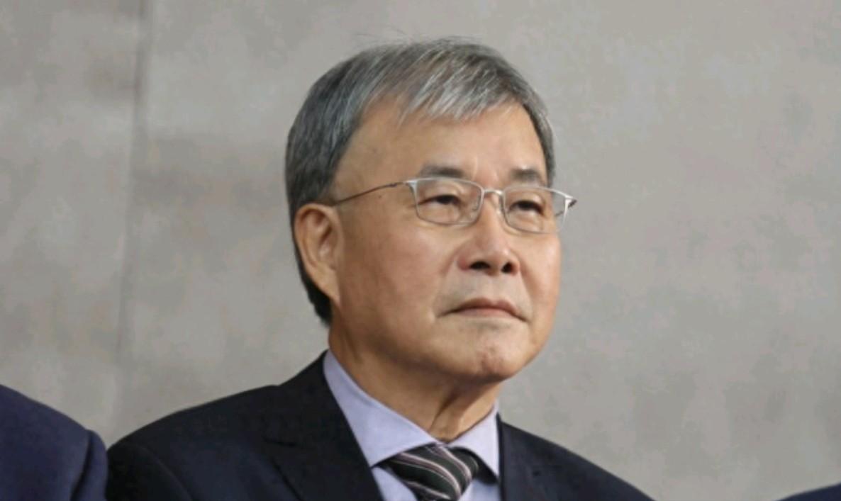 在被我们纳入“台独”顽固分子名单之后，郑英耀出来回应了，态度格外嚣张！1月12日