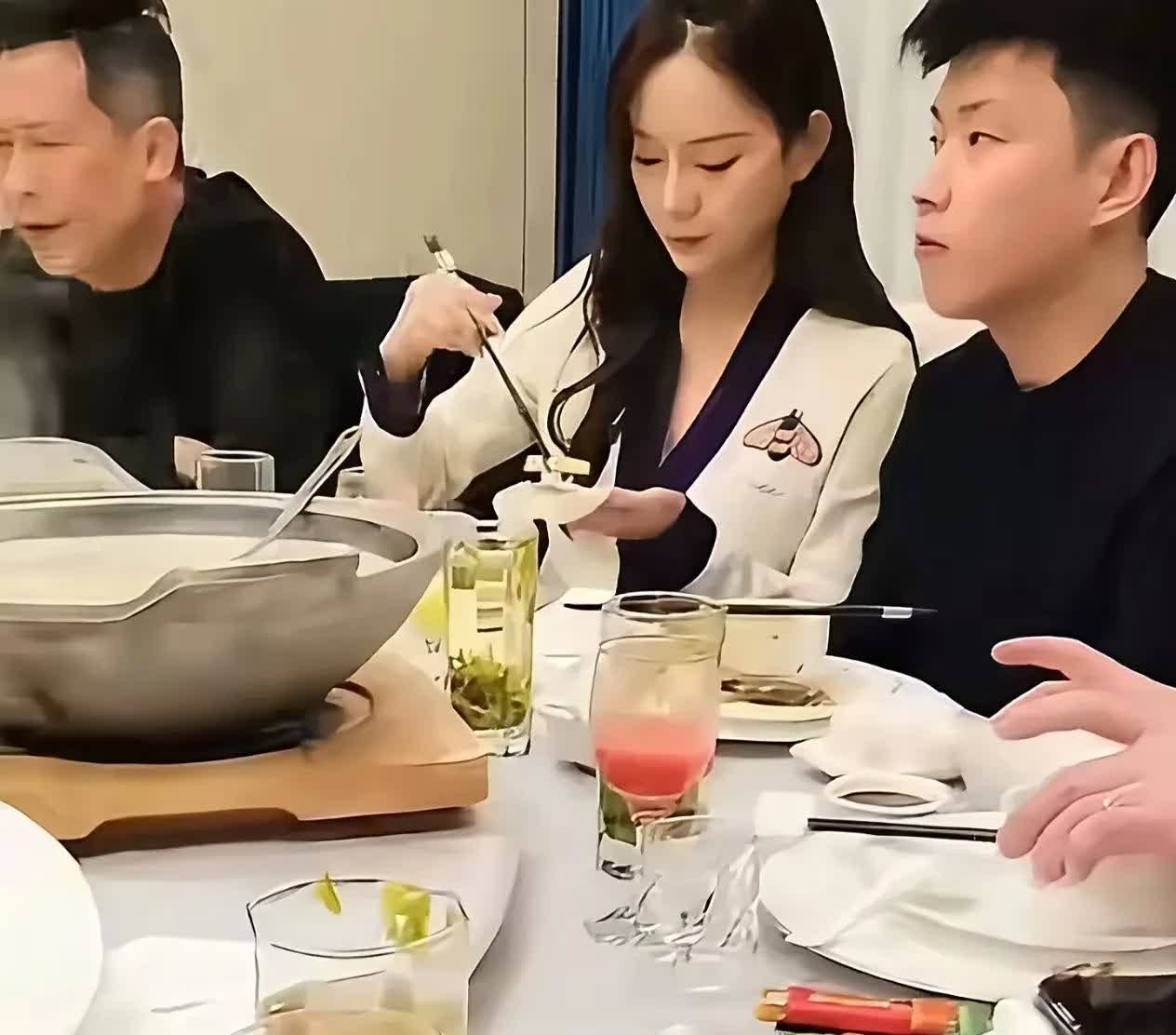 赵心童上海大师赛后感言：一，晖哥送我一程夺冠，我却被冏哥六连鞭，不是我准度不