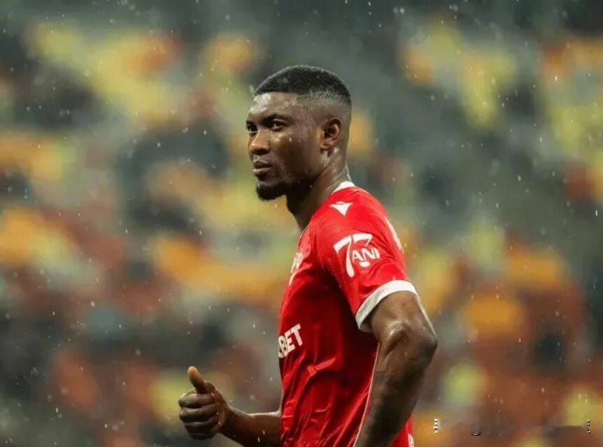 由主动到被动，再回到原点，山东泰山再次接洽博阿滕。与续约彭啸一起来的还有外援的