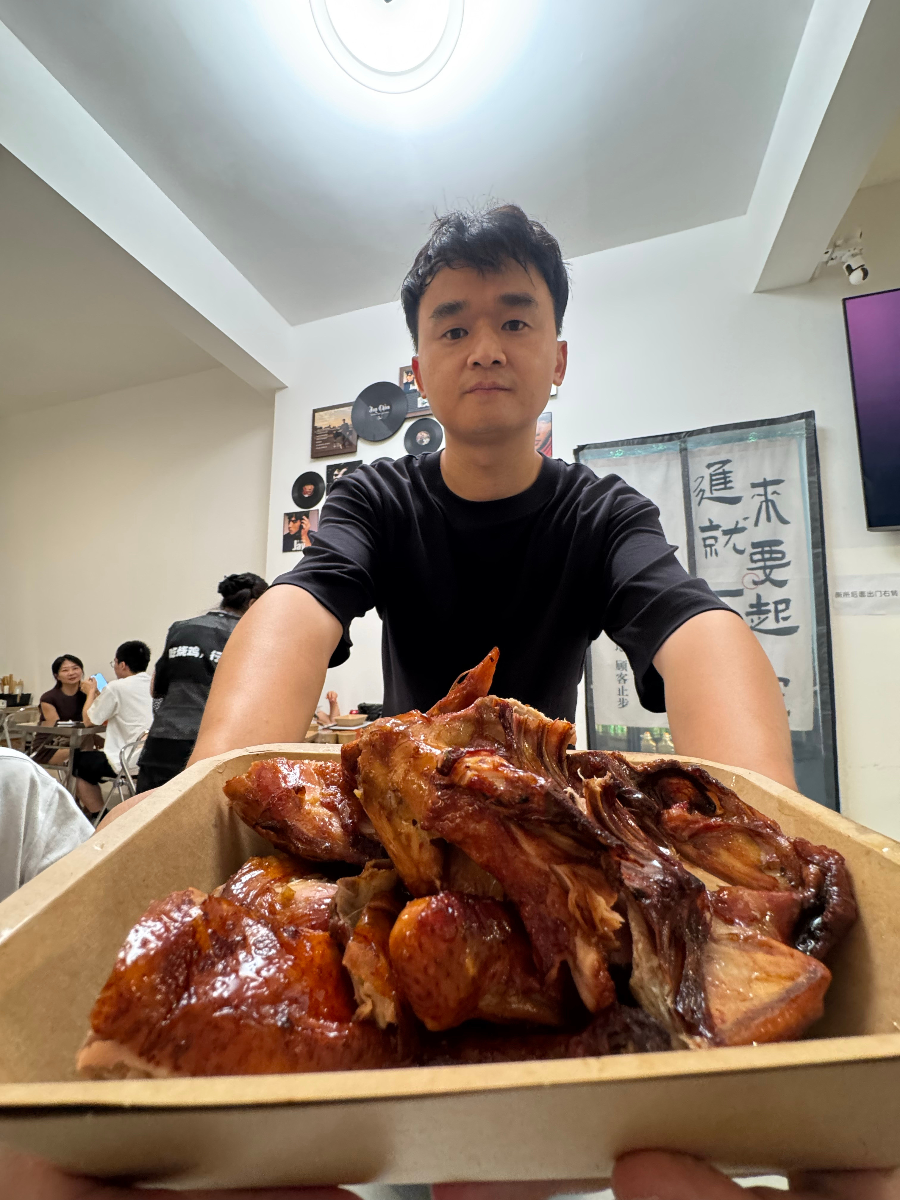 不敢笑杰灵了，大运烧鸡是真的好吃。。。好吃到真想开一家在厦门。深圳·大运烧鸡·