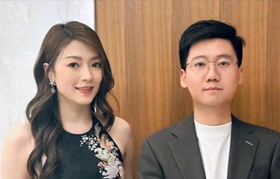 连诗雅真是个有故事的香港女星。16岁拍杂志，混血脸让她一出道就被称人间尤物，18