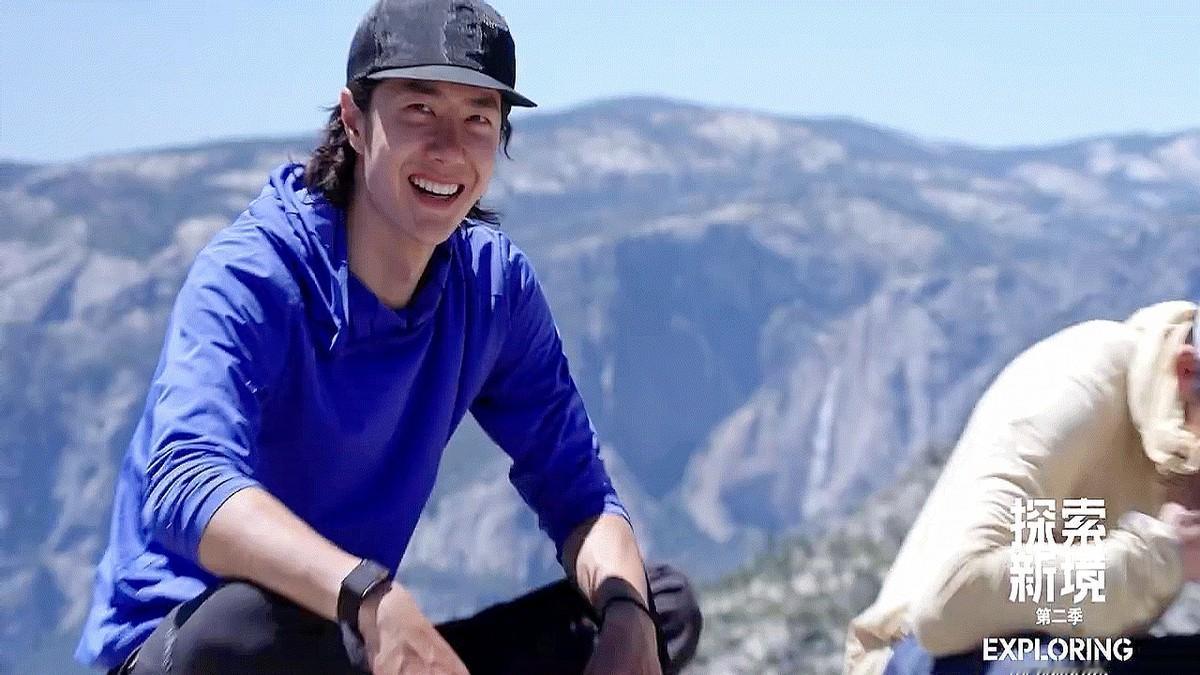 王一博的纪录片花絮一出，粉丝圈直接不淡定了。就那个抬眼看镜头的瞬间，真的，谁懂啊