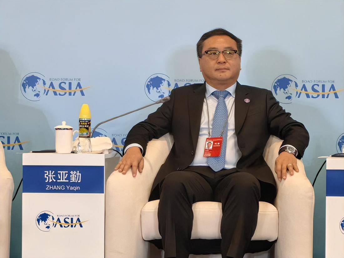 清华专家：未来10年，人类一周仅工作2天！近日，中国工程院外籍院士、清华大学智