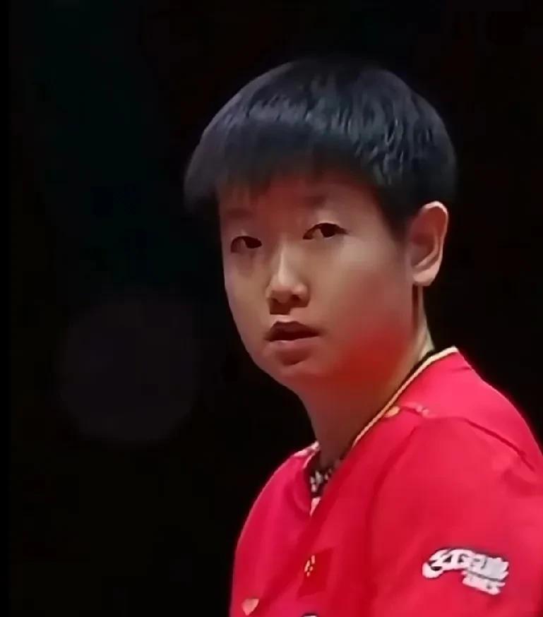 7月11日5:15莎莎第三轮遭遇战对阵小将陈熠。两人曾在太仓青少年公开赛上打过