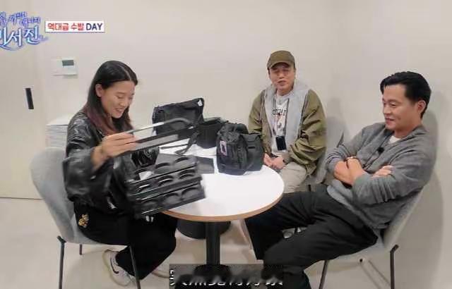 李瑞镇当ADP经纪人伺候5成员结论竟是。李瑞镇当ADP经纪人伺候5成员结论竟是「