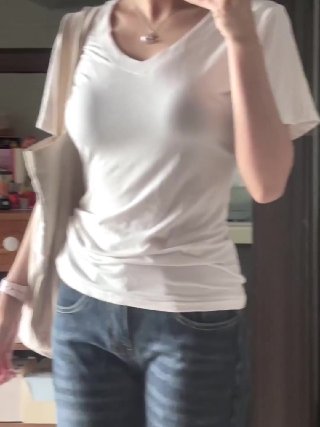 你摸摸我的衣服，看看是不是做你对象的料子~