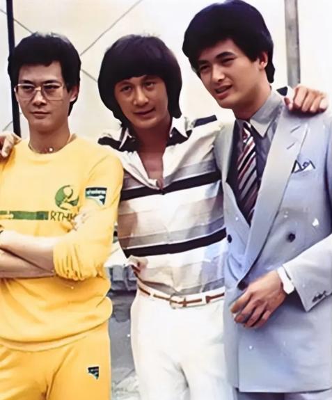 郑少秋和许冠杰都是金针奖得主，四大天王只有学友有金针奖，郑少秋在电视剧行列可以说