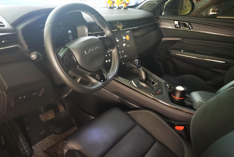 21款领克01使用体会购买已经两年有余，此车属于耐看型，每次停好车都忍不住会看