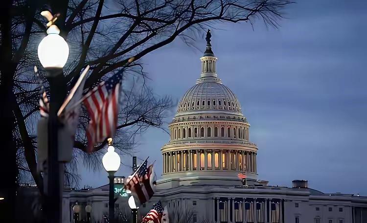 西班牙称霸世界100年，荷兰称霸世界50年，英国称霸世界130年，如果美国称霸世