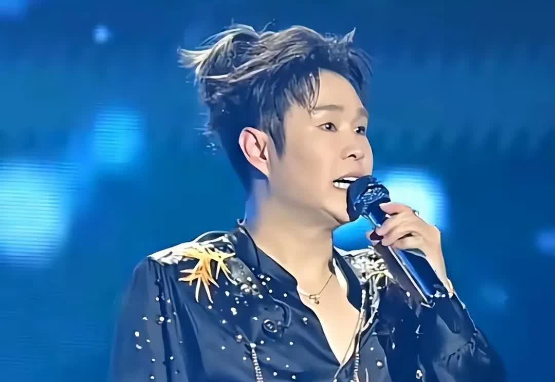 估计小沈阳也想不到吧。自己开演唱会，辛辛苦苦唱了那么多首歌，最后，作为压