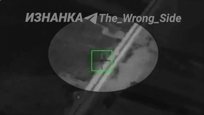 【俄乌冲突：从机动特遣队到停尸房】如今，乌克兰武装部队防线后方的皮卡车也开始燃烧