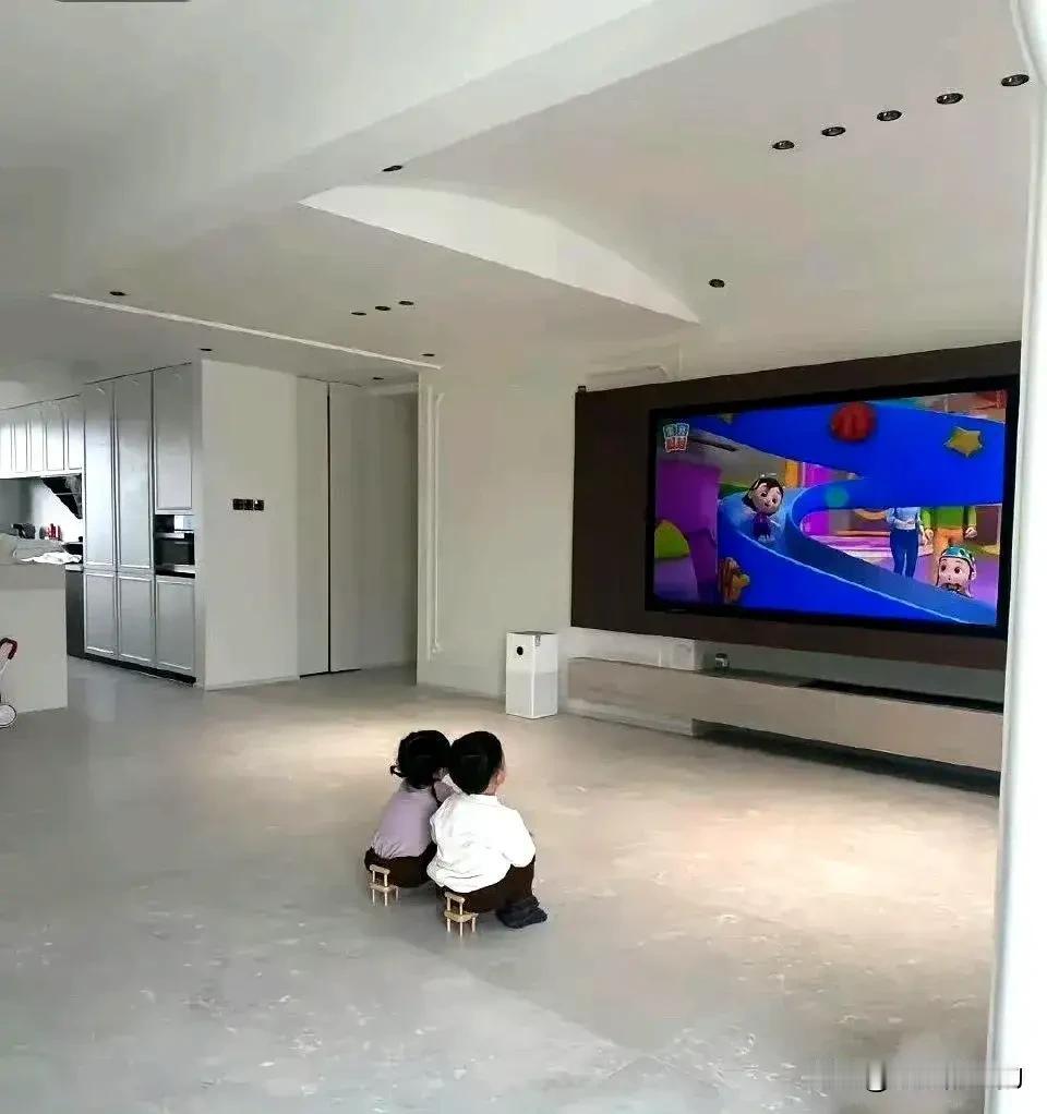 委屈孩子了过年只能这样过了爸爸过完年继续奋斗把家具置办齐了