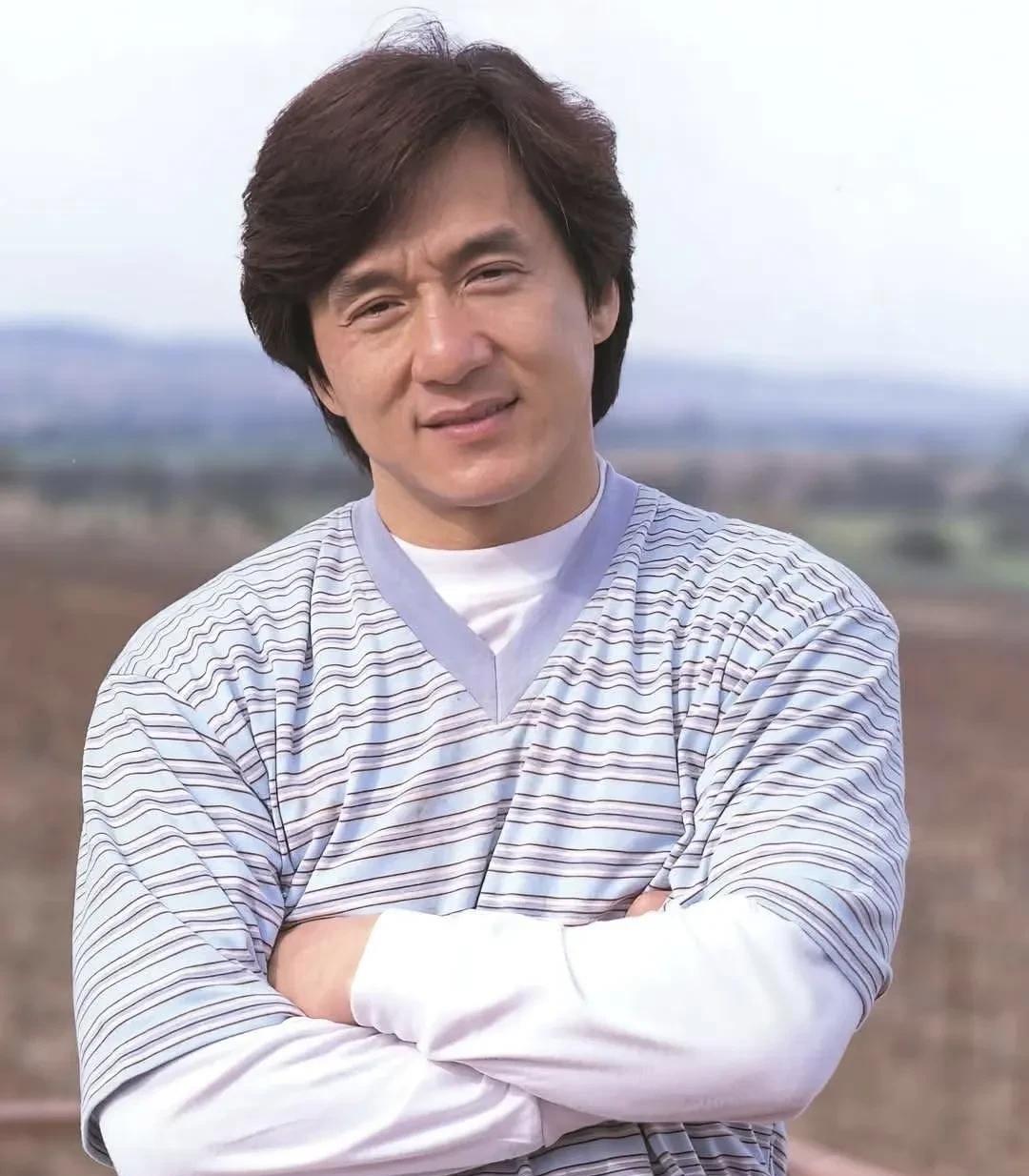 评论区经常会有人说；成龙是华人里知名度最大的明星，但是我认真想了一下。我感觉说