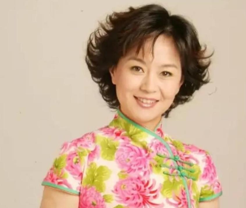1999年，鞠萍向丈夫提出了离婚，丈夫却提出孩子和钱只能带走一样。鞠萍一听就知道
