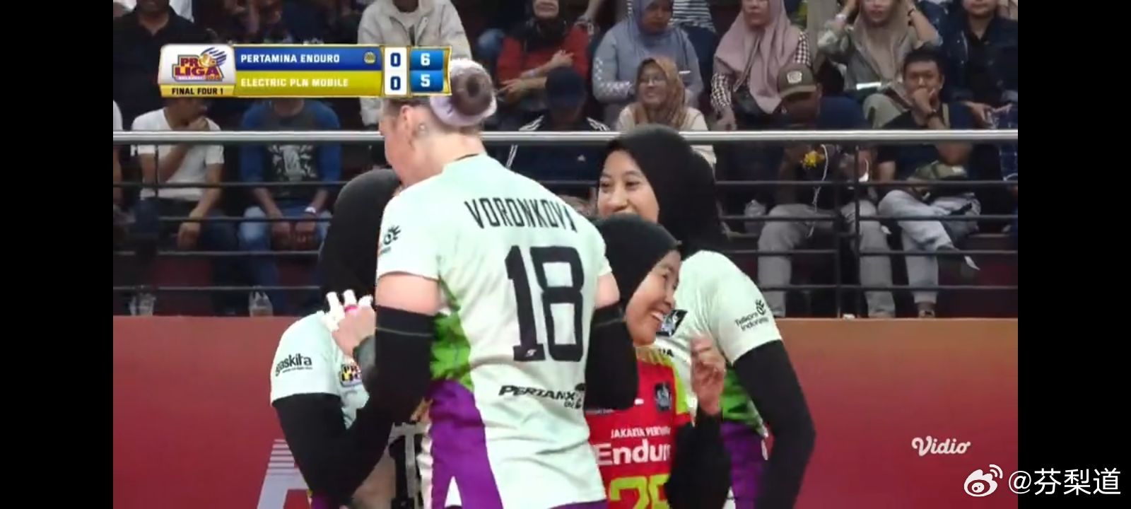 国际排坛动态上海光明优倍女排沃隆科娃也太拼了，昨天晚上和上海女排一起夺冠，今天就