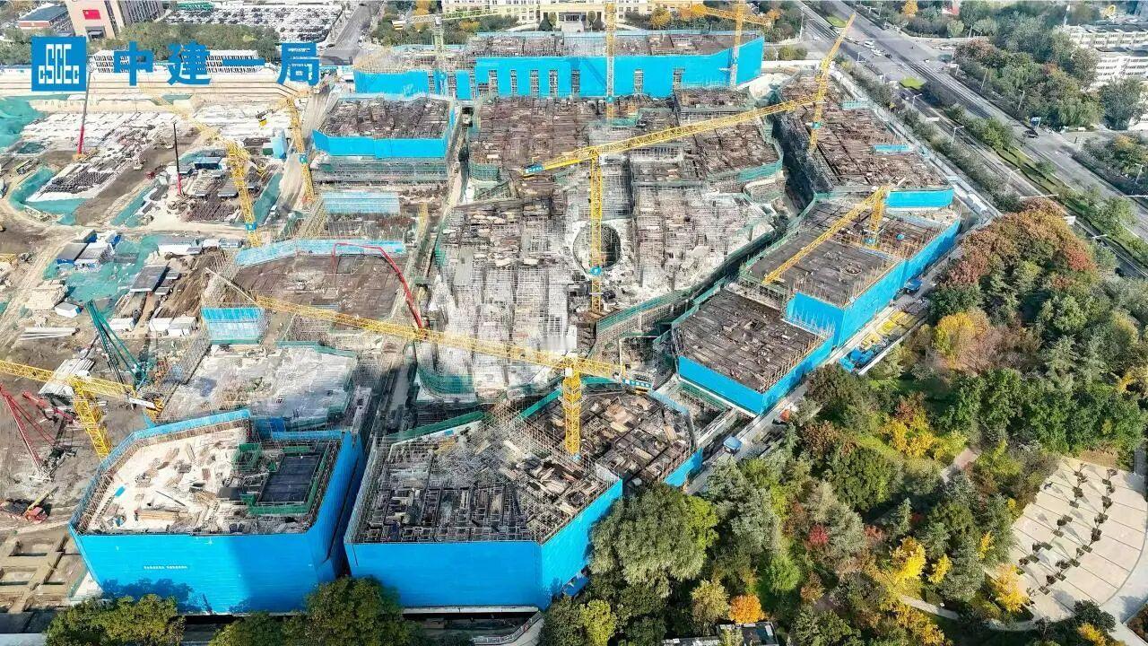 郑州这个商圈加速度！从中建一局获悉，由此承建的弘坊项目东地块已经冲出正负零。