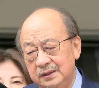 国民党立委罗智强被罢团爆料，日前利用“隐藏号码”电话骚扰民进党团总召柯建铭。罗智
