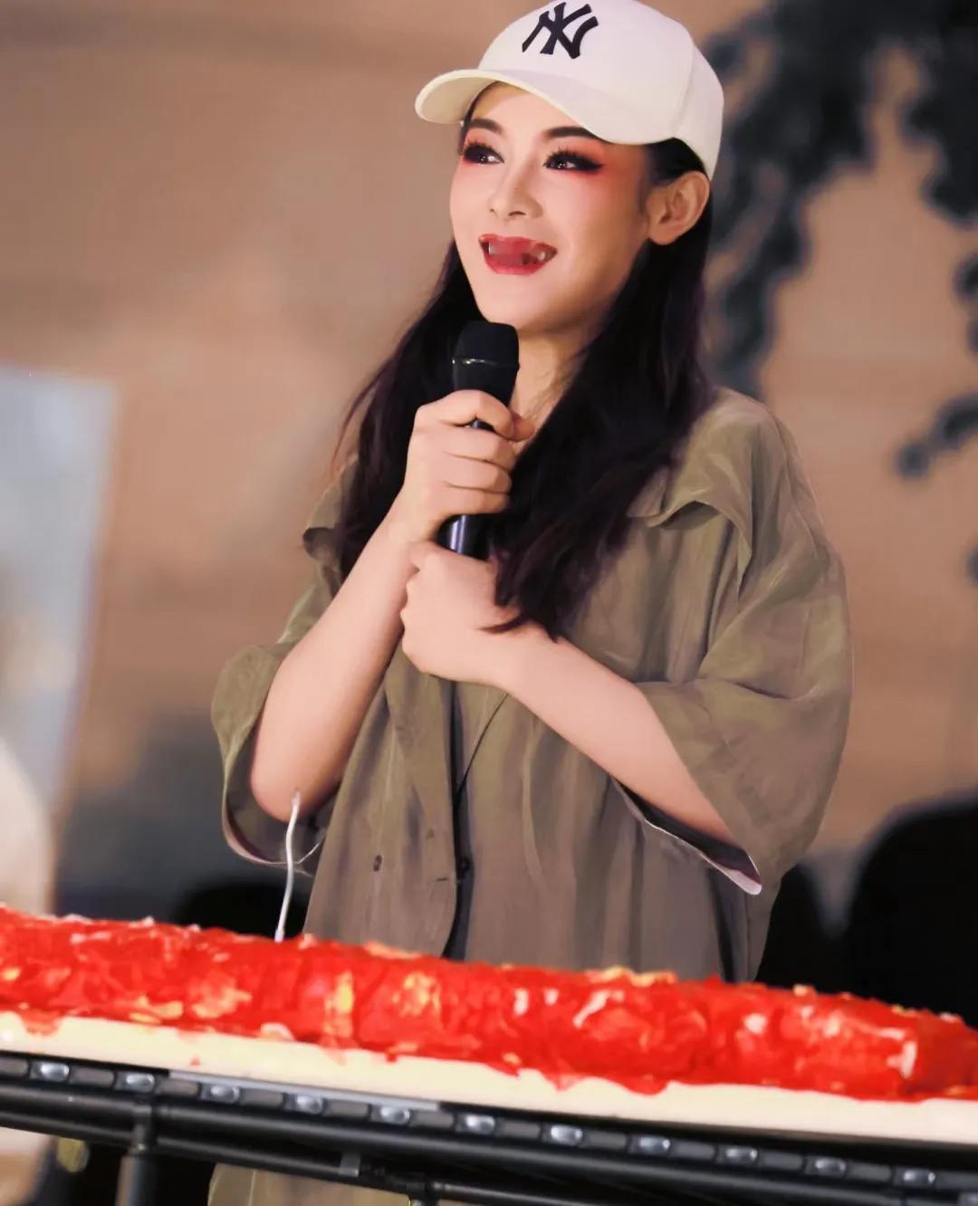 真的搞不懂，为什么大家对陈丽君的恶意这么大，看了一下，原来只是一件小事起因是