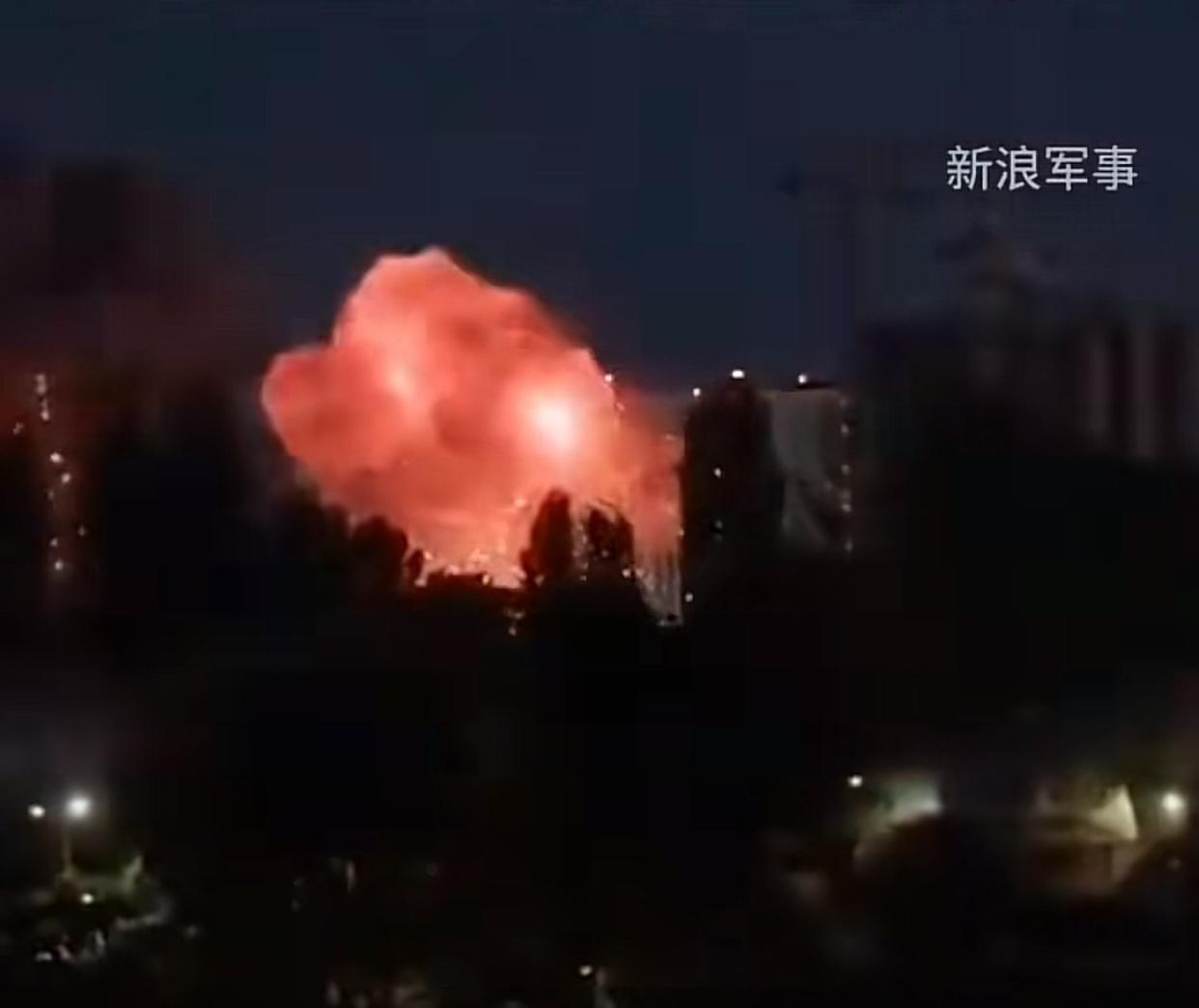 俄军7月6日通宵空袭，炸了基辅一整夜，这是基辅48小时内第二次遭饱和打击，俄军一