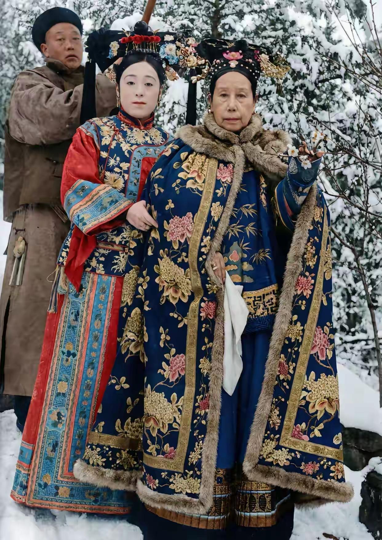慈禧太后的衣服好看不好看？慈禧的审美也很不错，好不好看这个问题仁者见仁智者见智。