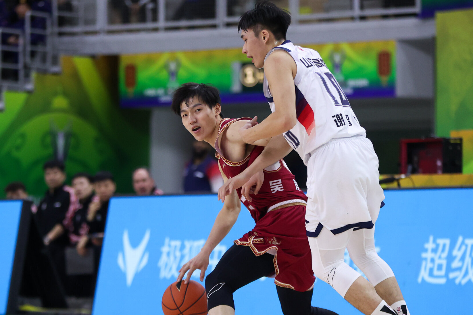 没有高诗岩，陈林坚吴前对飚三分，山东队进四强