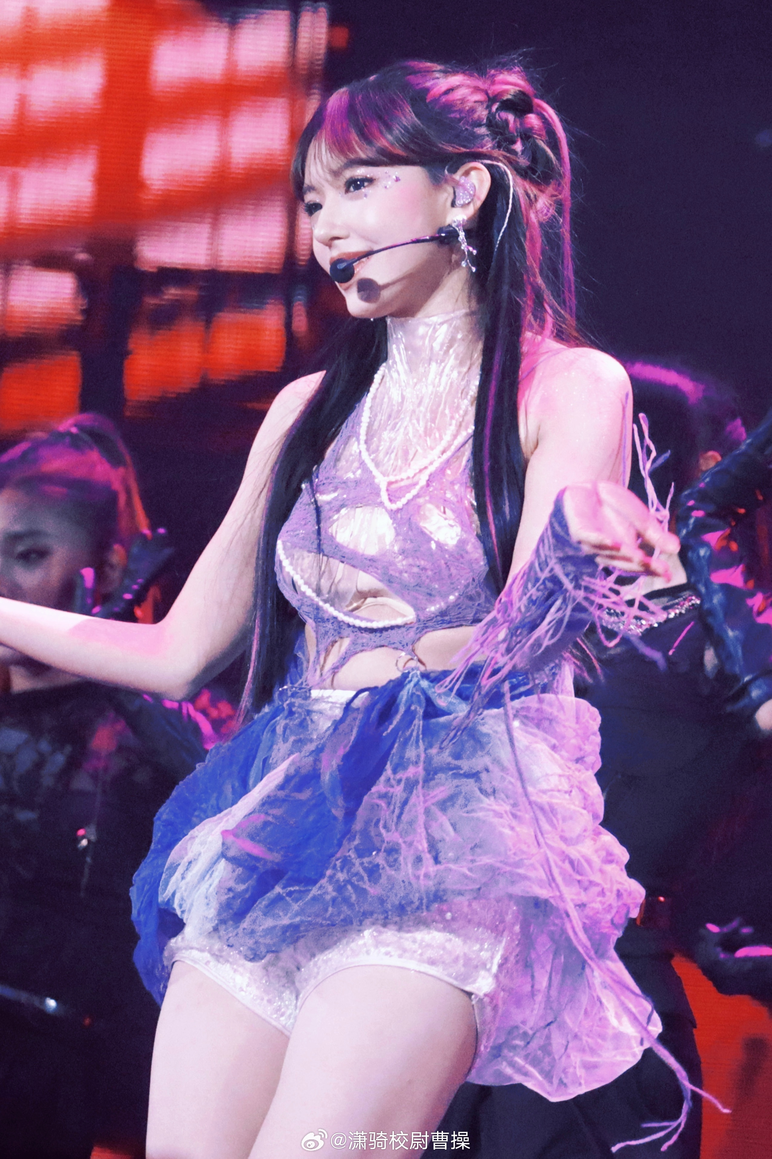 程潇澳门舞台造型，顶配的脸和身材+绝对实力